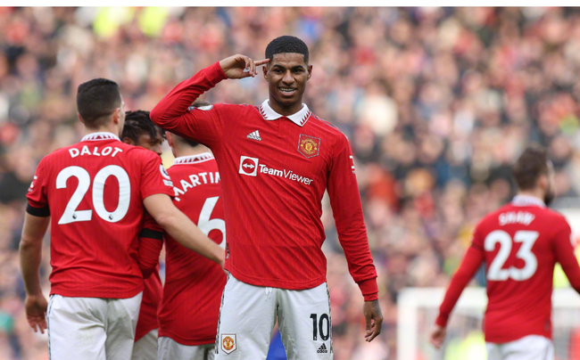 引了众多足 引了众多足